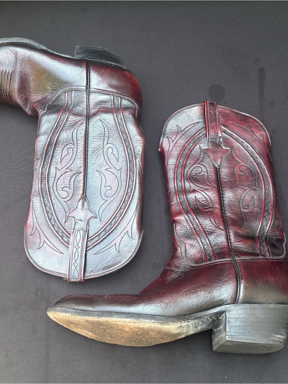 VTG Lucchese Men Burgundy Leather Western Boots US 10D Pointed Toe Pull-On 82871